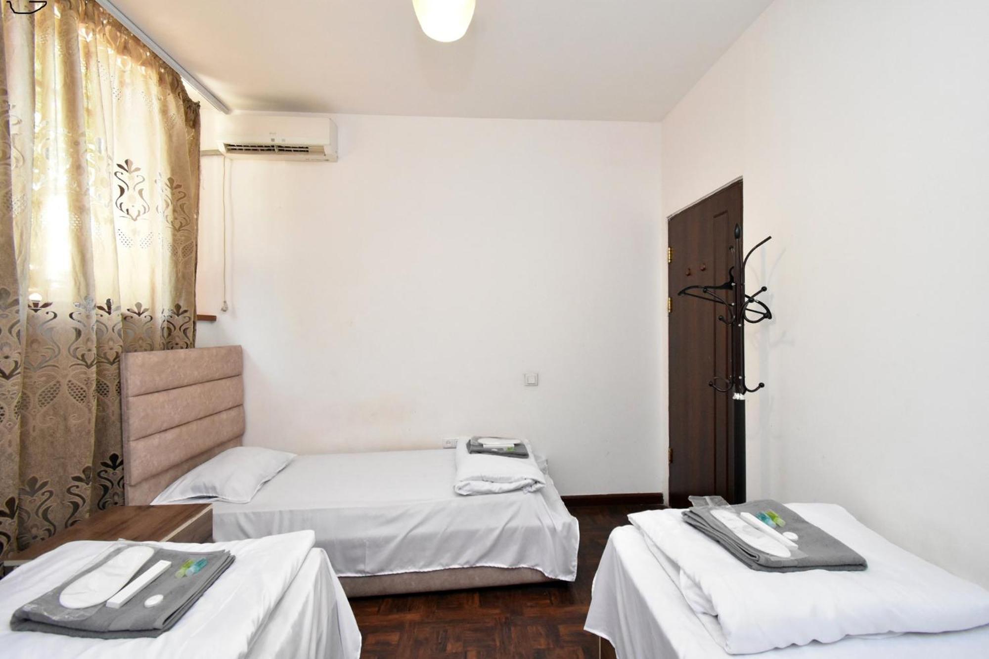 A&S Hotel Erévan Extérieur photo